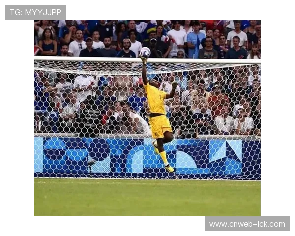 恩坎巴迪奥出击化解登贝莱单刀，门将成关键先生